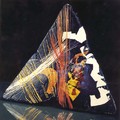 Trojúhelník, 1993—1995, sklárna Beránek, Škrdlovice, sklo lité, ručně na huti tvarované, v. 50 cm, majetek autora.